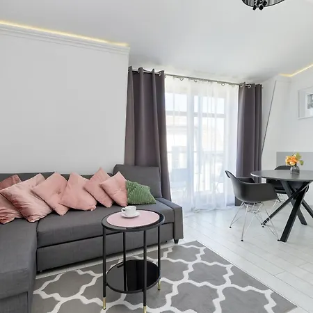 Cosy With Parking & Balcony By Renters * Sopot