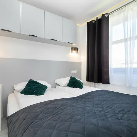 Cosy With Parking & Balcony By Renters Appartement
