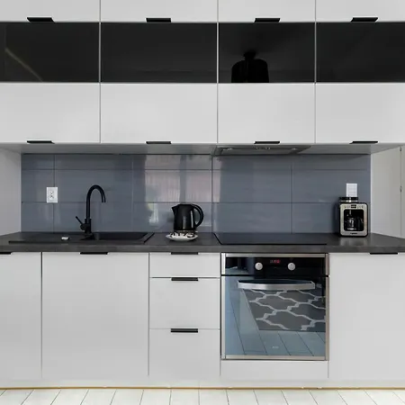 Cosy With Parking & Balcony By Renters Appartement *