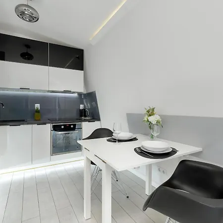 Cosy With Parking & Balcony By Renters * Sopot
