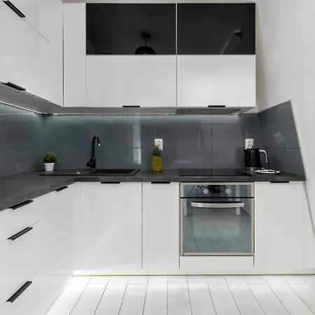 Cosy With Parking & Balcony By Renters Appartement *