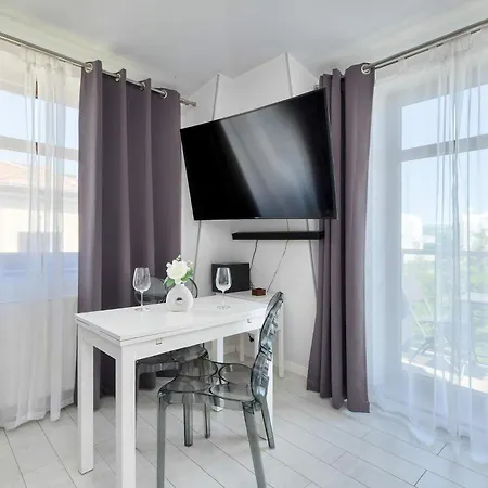 شقة Cosy With Parking & Balcony By Renters سوبوت