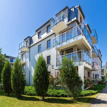 Cosy With Parking & Balcony By Renters سوبوت